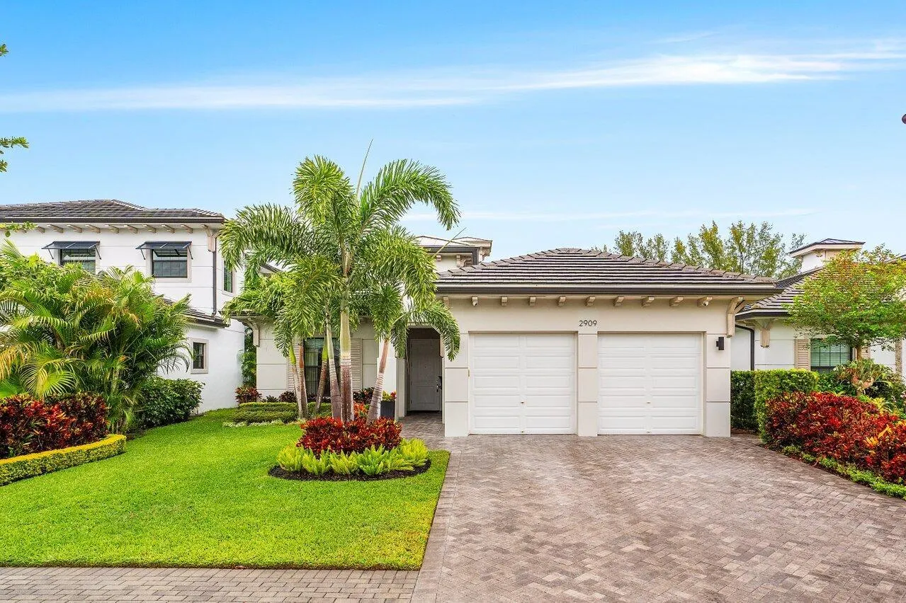 2909 Gin Berry Way