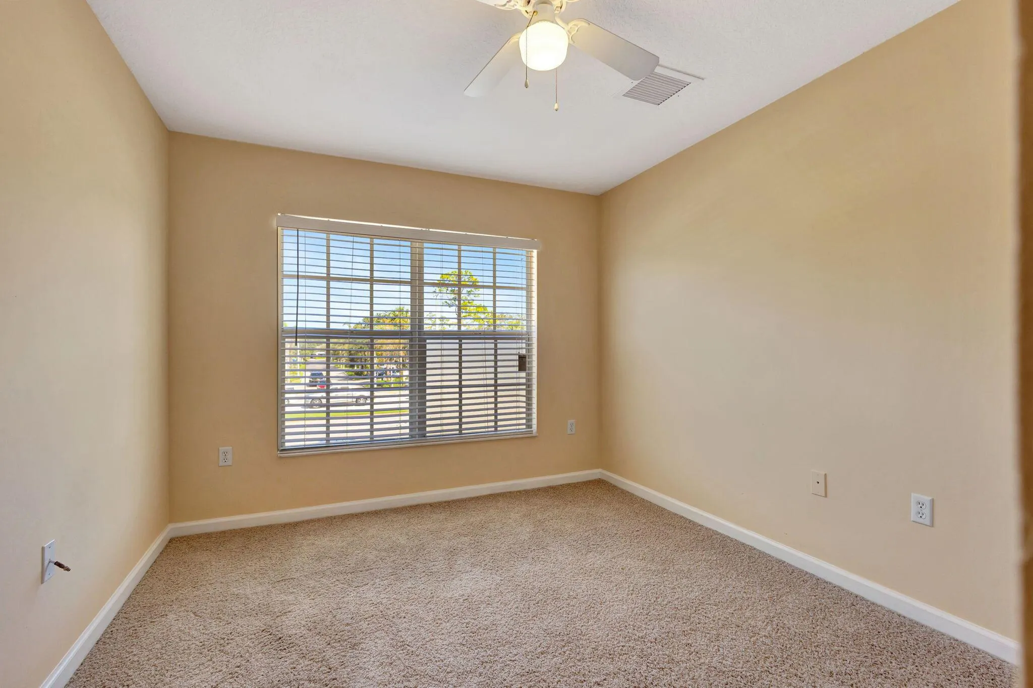 1439 Hawthorne Place