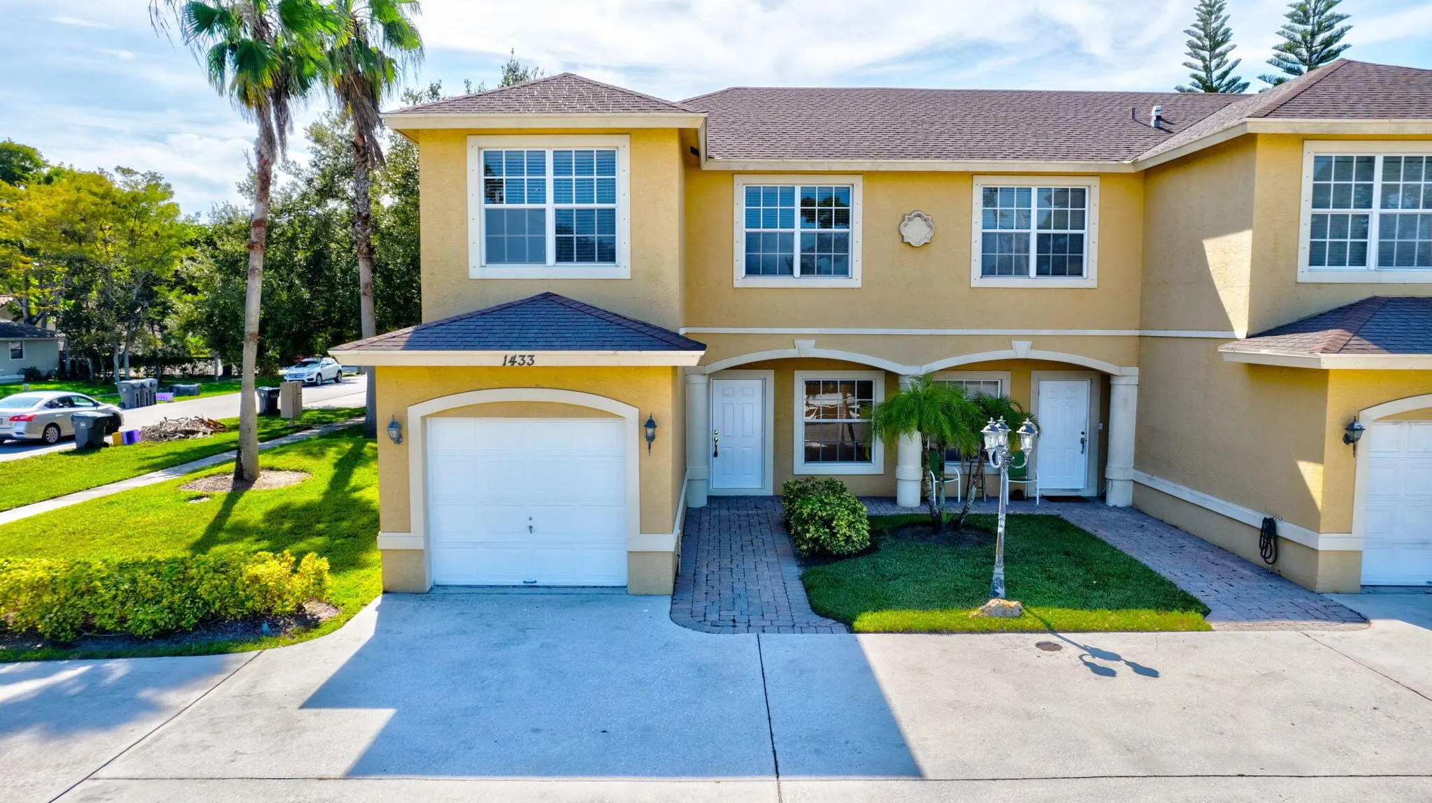 1439 Hawthorne Place