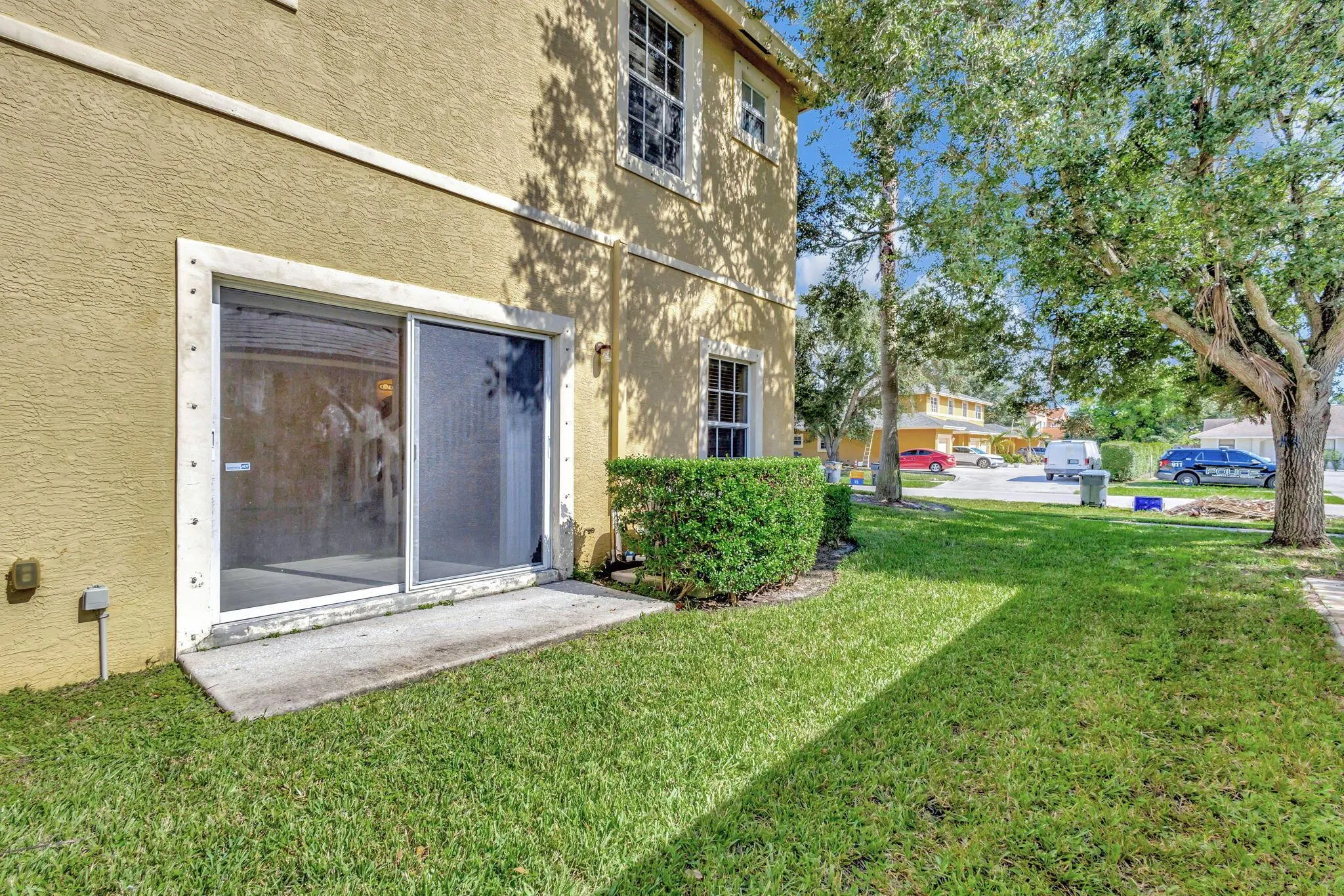 1439 Hawthorne Place