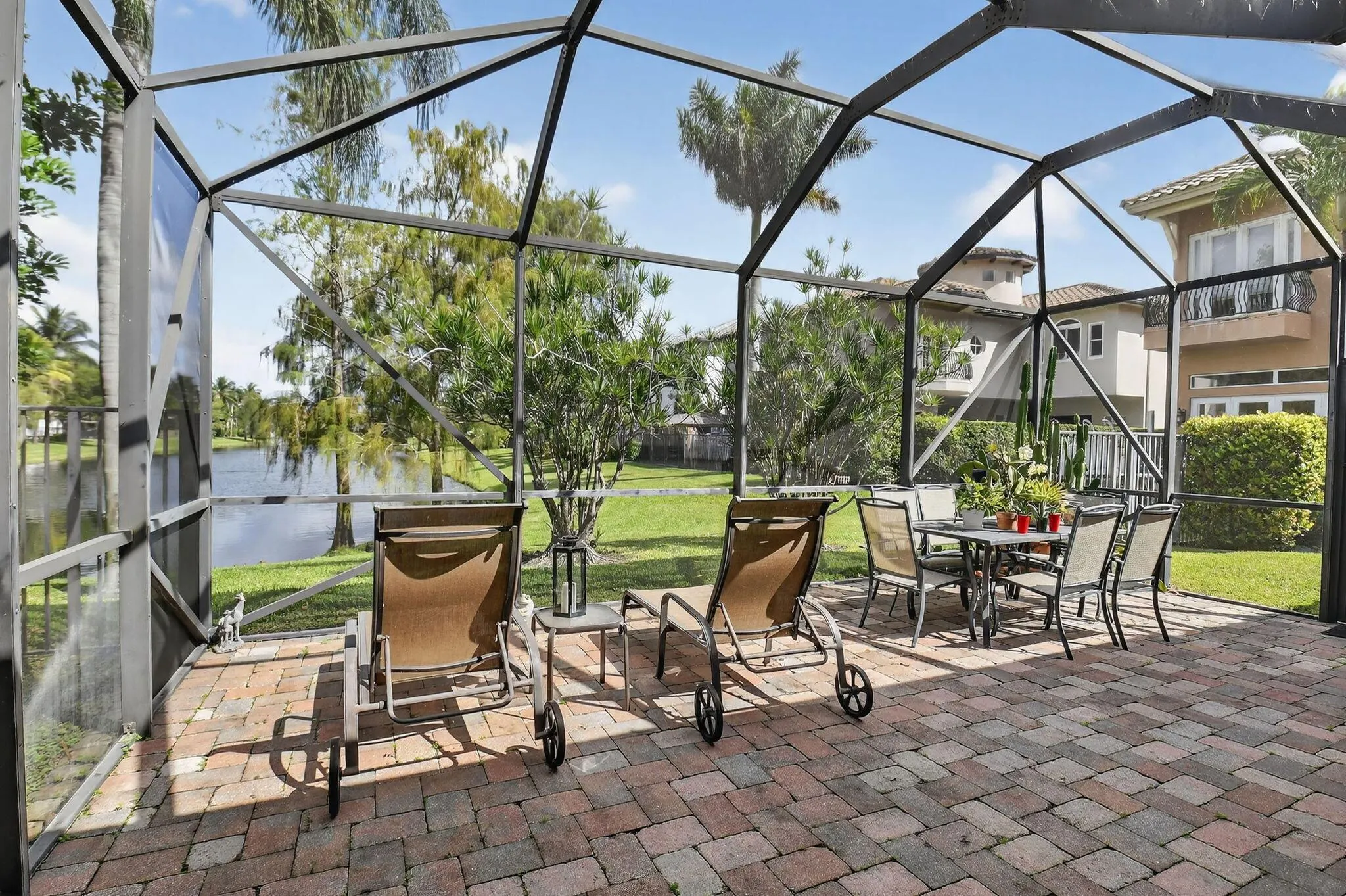 9946 Coronado Lake Drive