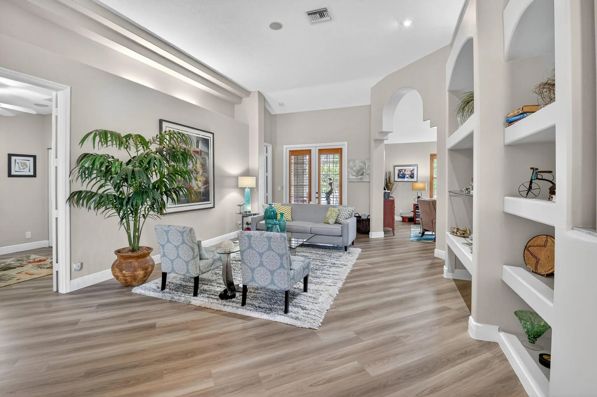 9946 Coronado Lake Drive