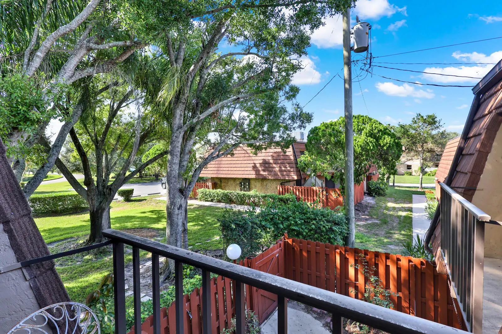 1458 N Lawnwood Circle, #24