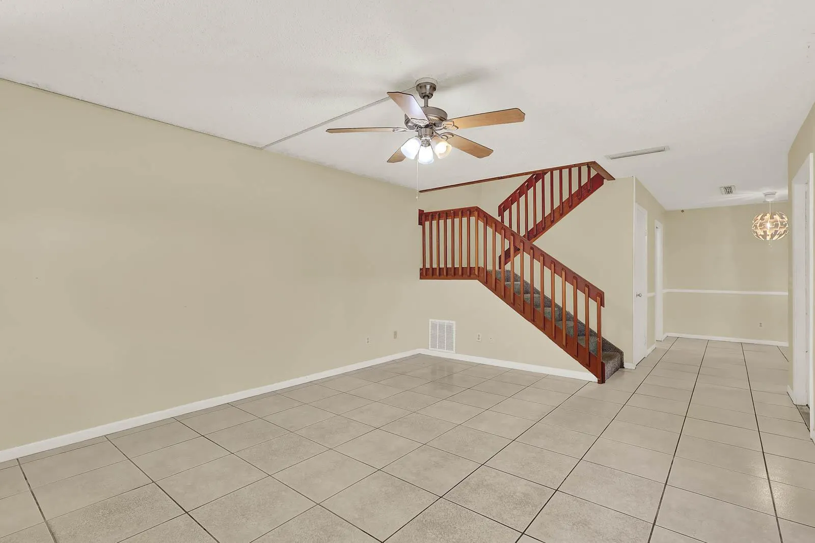 1458 N Lawnwood Circle, #24