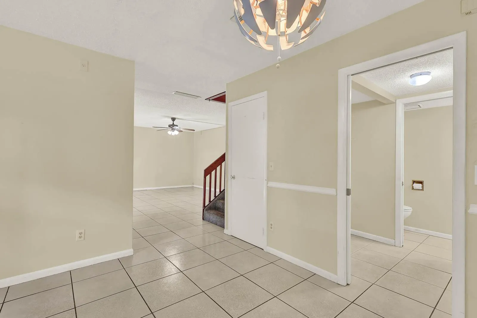 1458 N Lawnwood Circle, #24