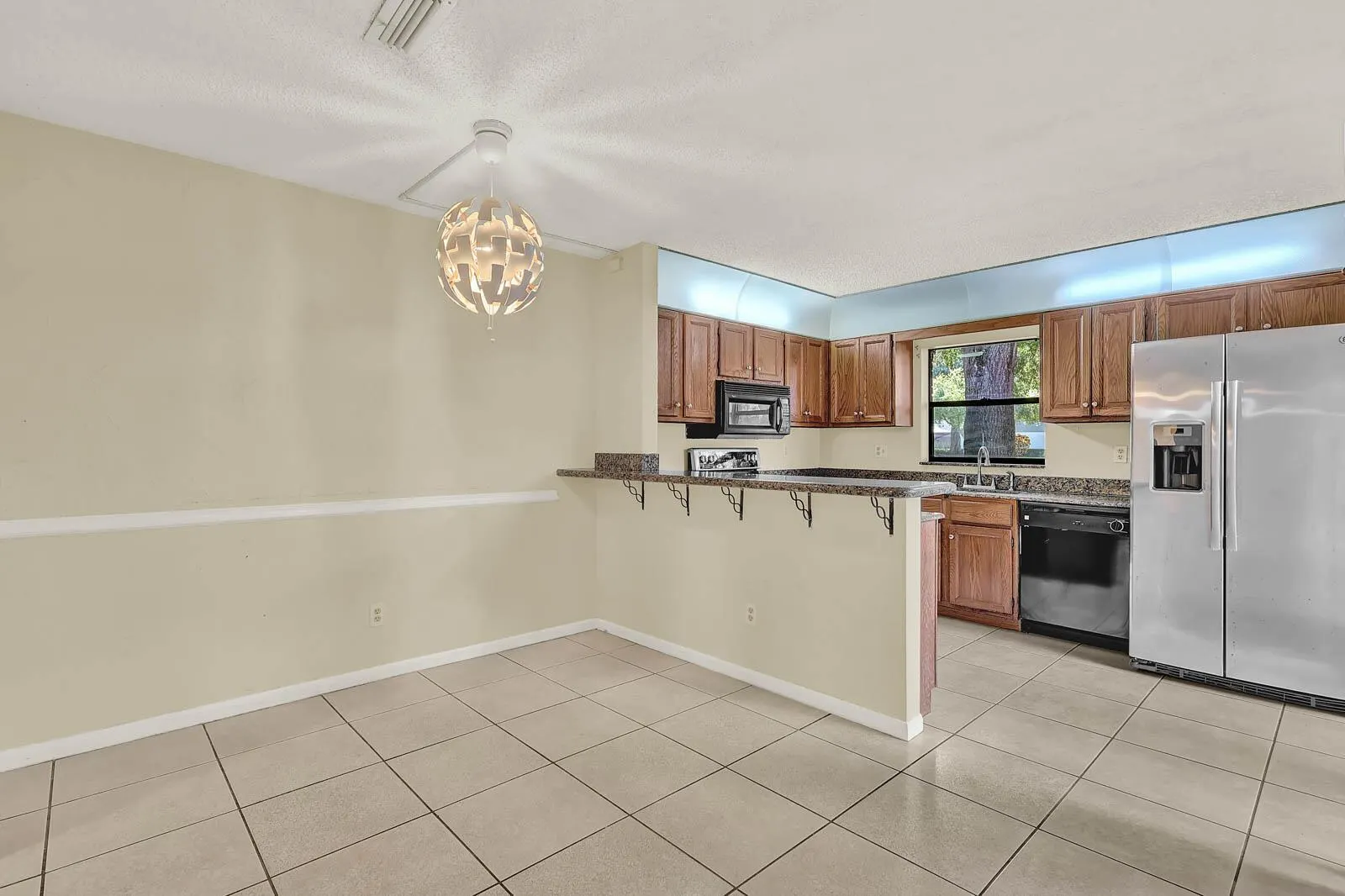 1458 N Lawnwood Circle, #24