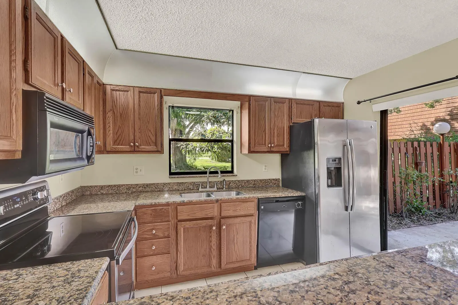 1458 N Lawnwood Circle, #24