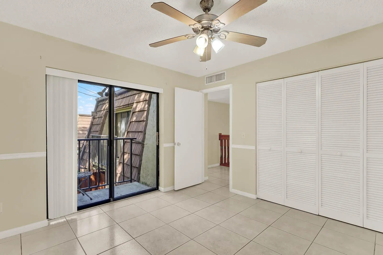 1458 N Lawnwood Circle, #24
