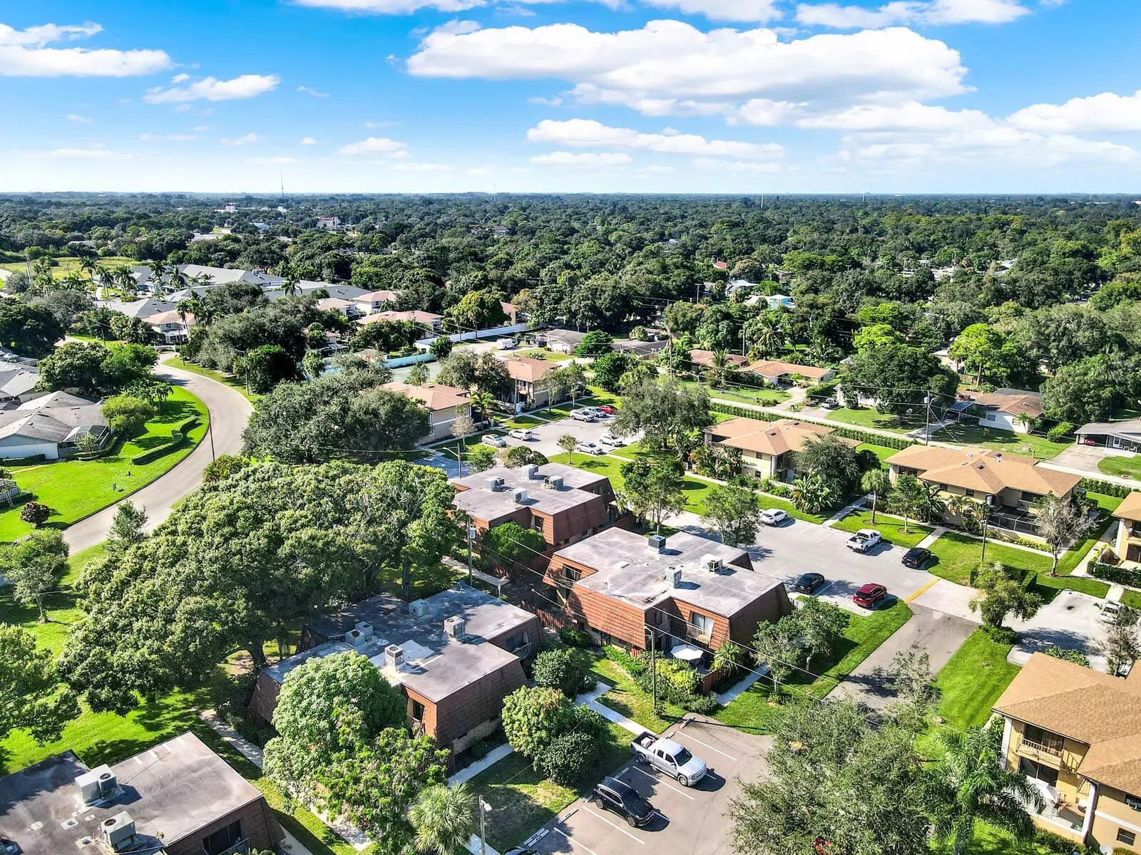1458 N Lawnwood Circle, #24