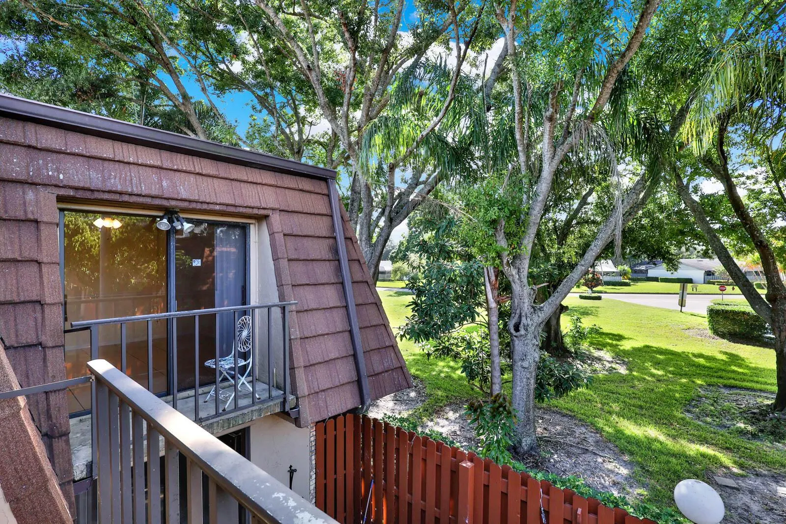 1458 N Lawnwood Circle, #24