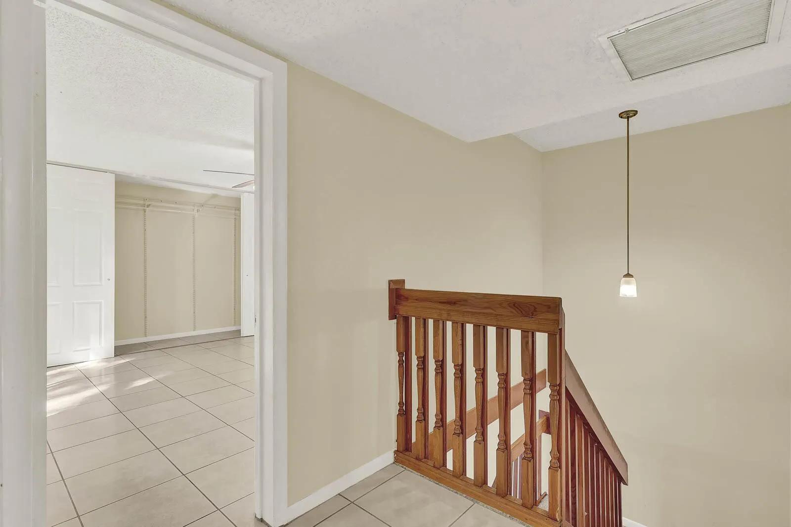 1458 N Lawnwood Circle, #24