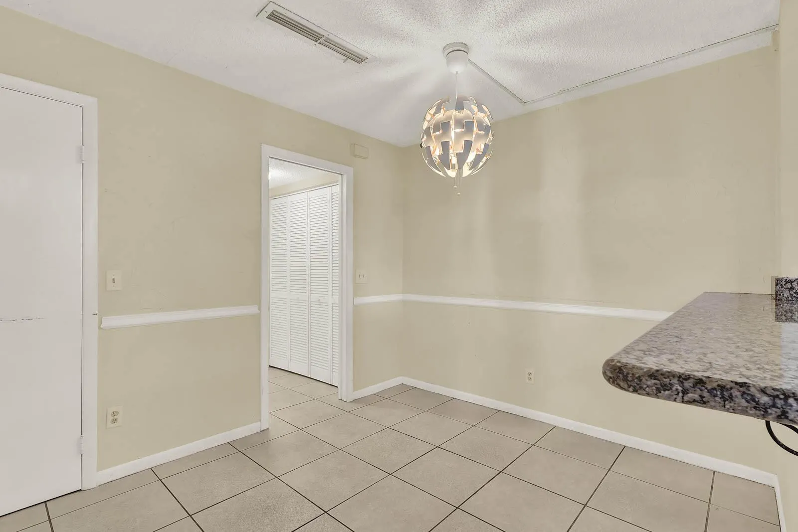 1458 N Lawnwood Circle, #24