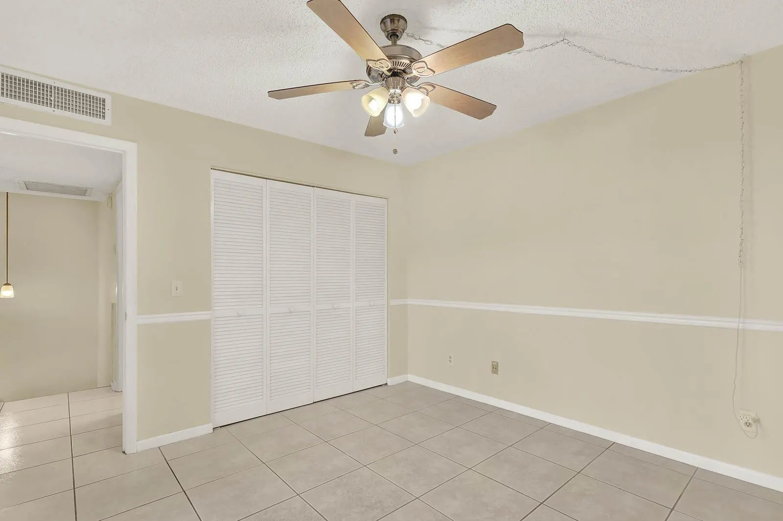 1458 N Lawnwood Circle, #24