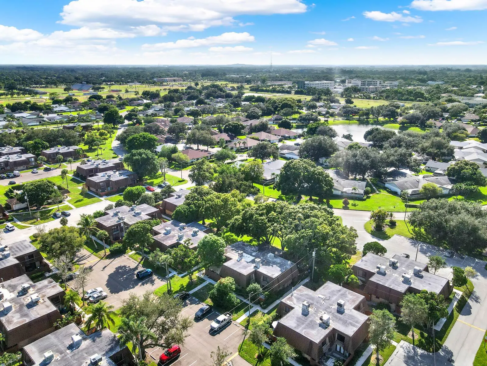 1458 N Lawnwood Circle, #24