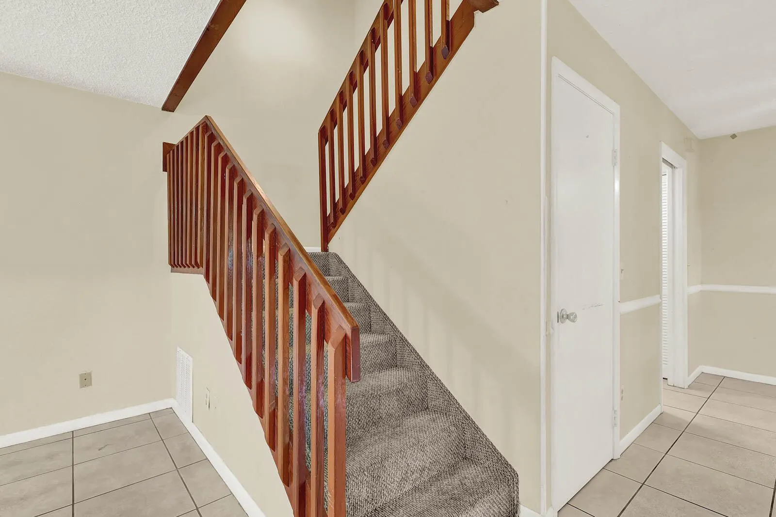 1458 N Lawnwood Circle, #24