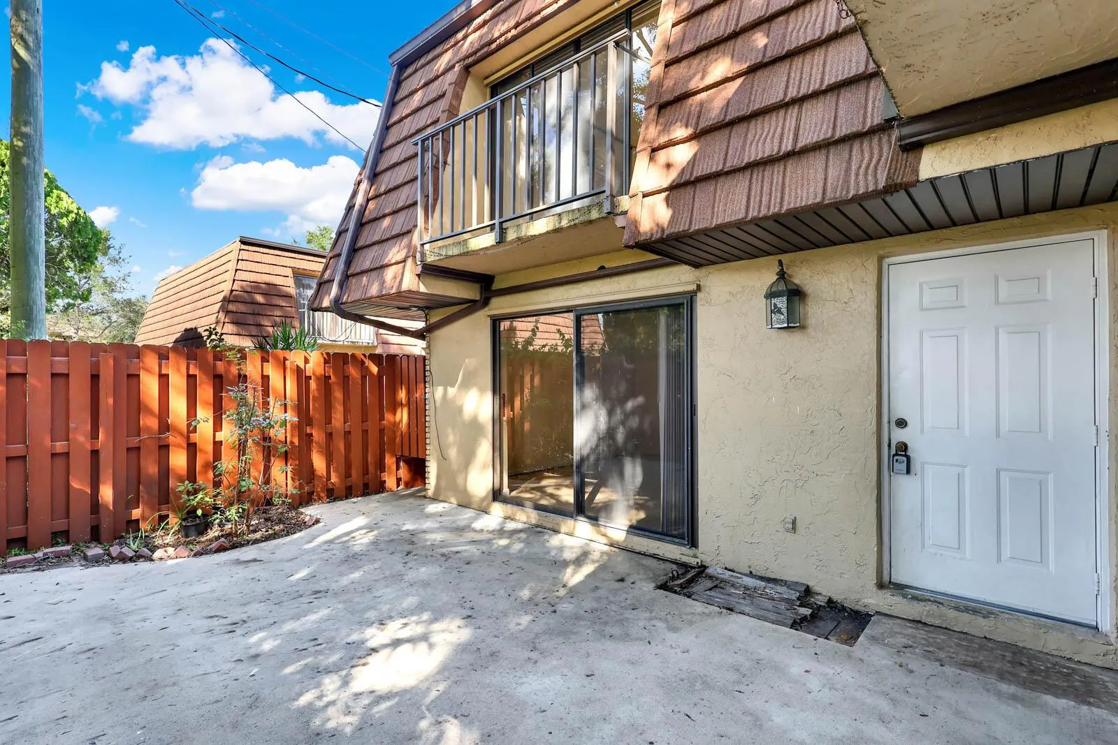 1458 N Lawnwood Circle, #24