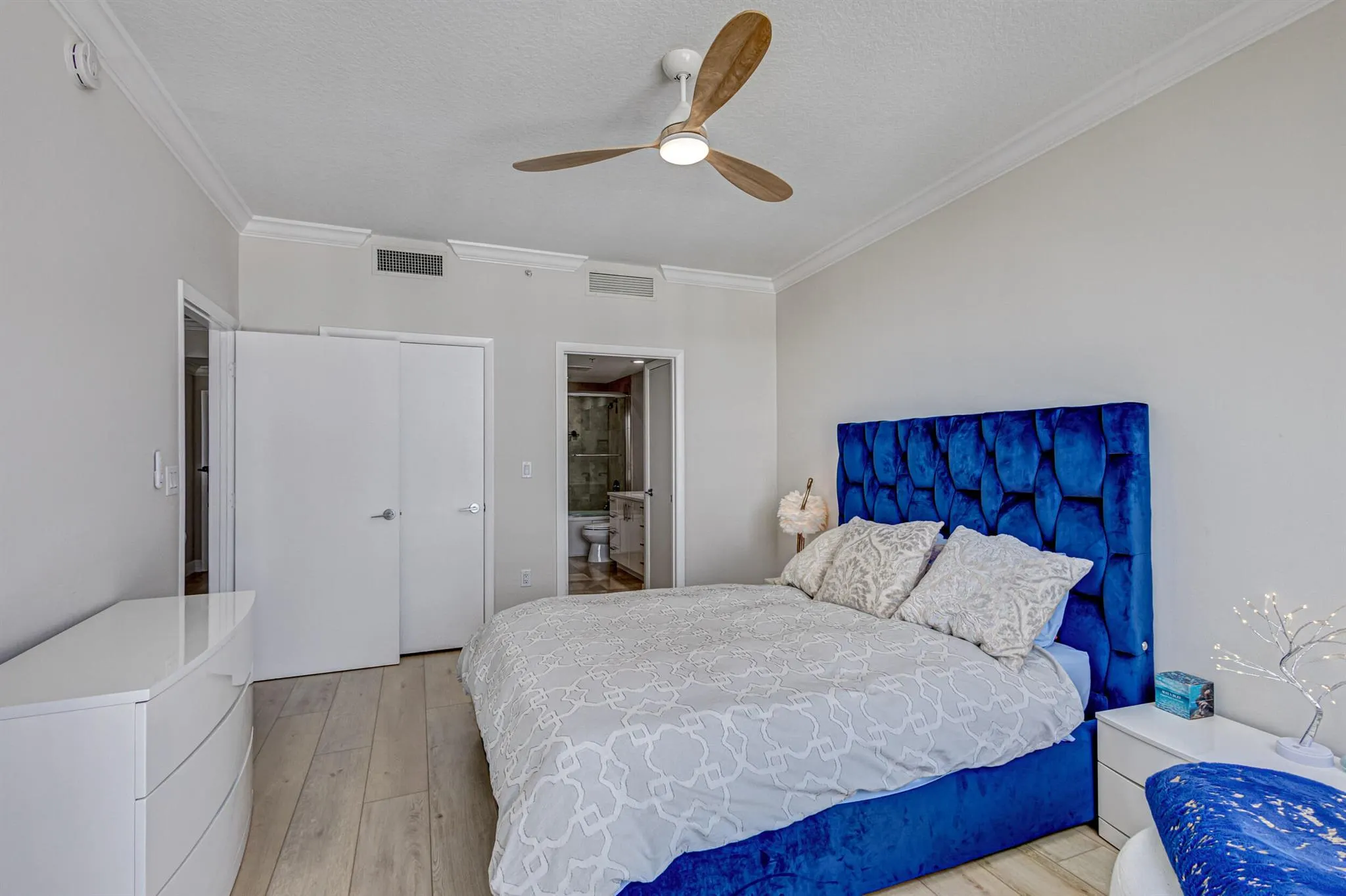550 Okeechobee Boulevard, #1218