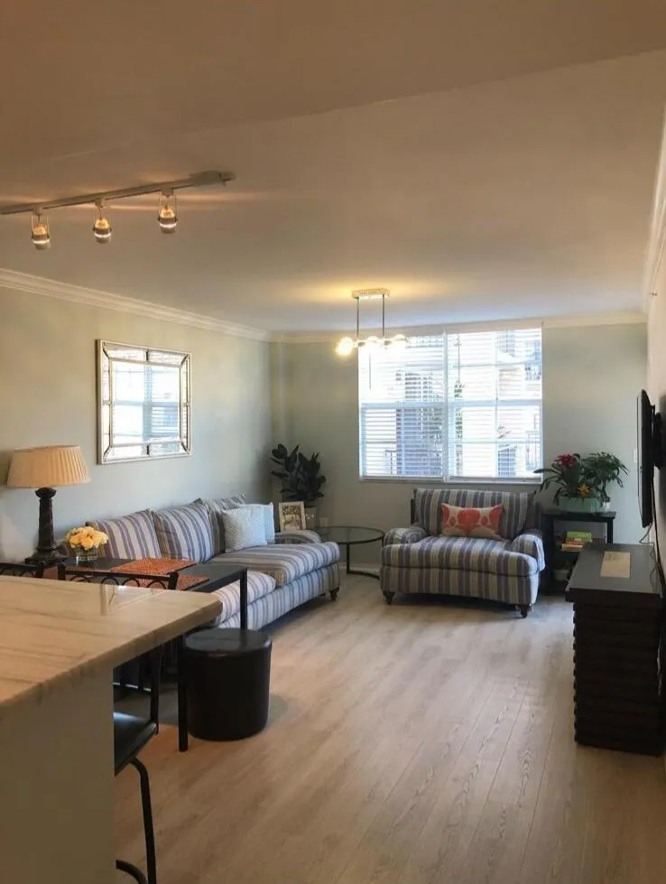 1801 N Flagler Drive, #811
