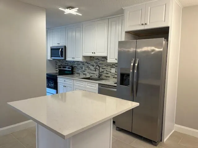 2501 Del Aire Boulevard, #20-B