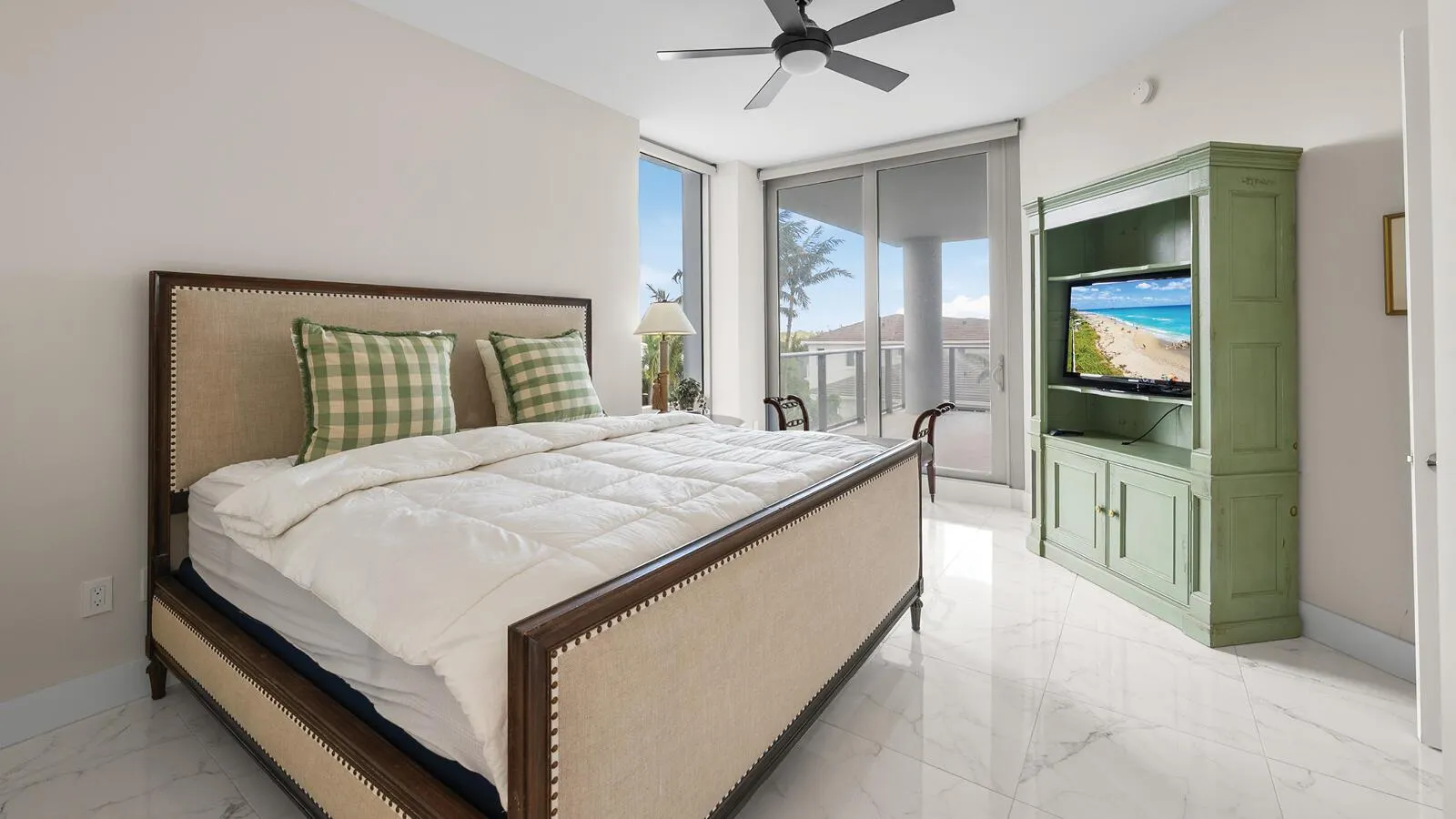 1 Water Club Way, #402
