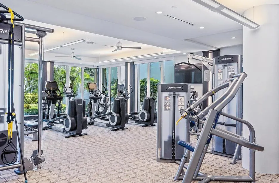 1 Water Club Way, #402