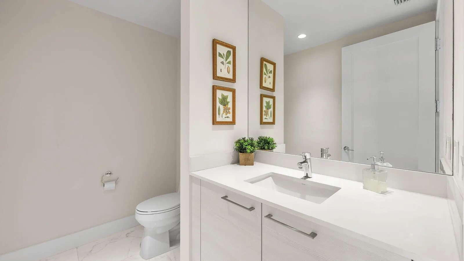 1 Water Club Way, #402