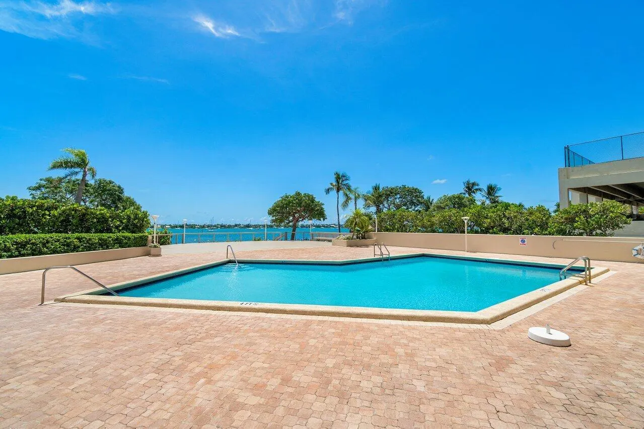 5600 N Flagler Drive, #Ph109