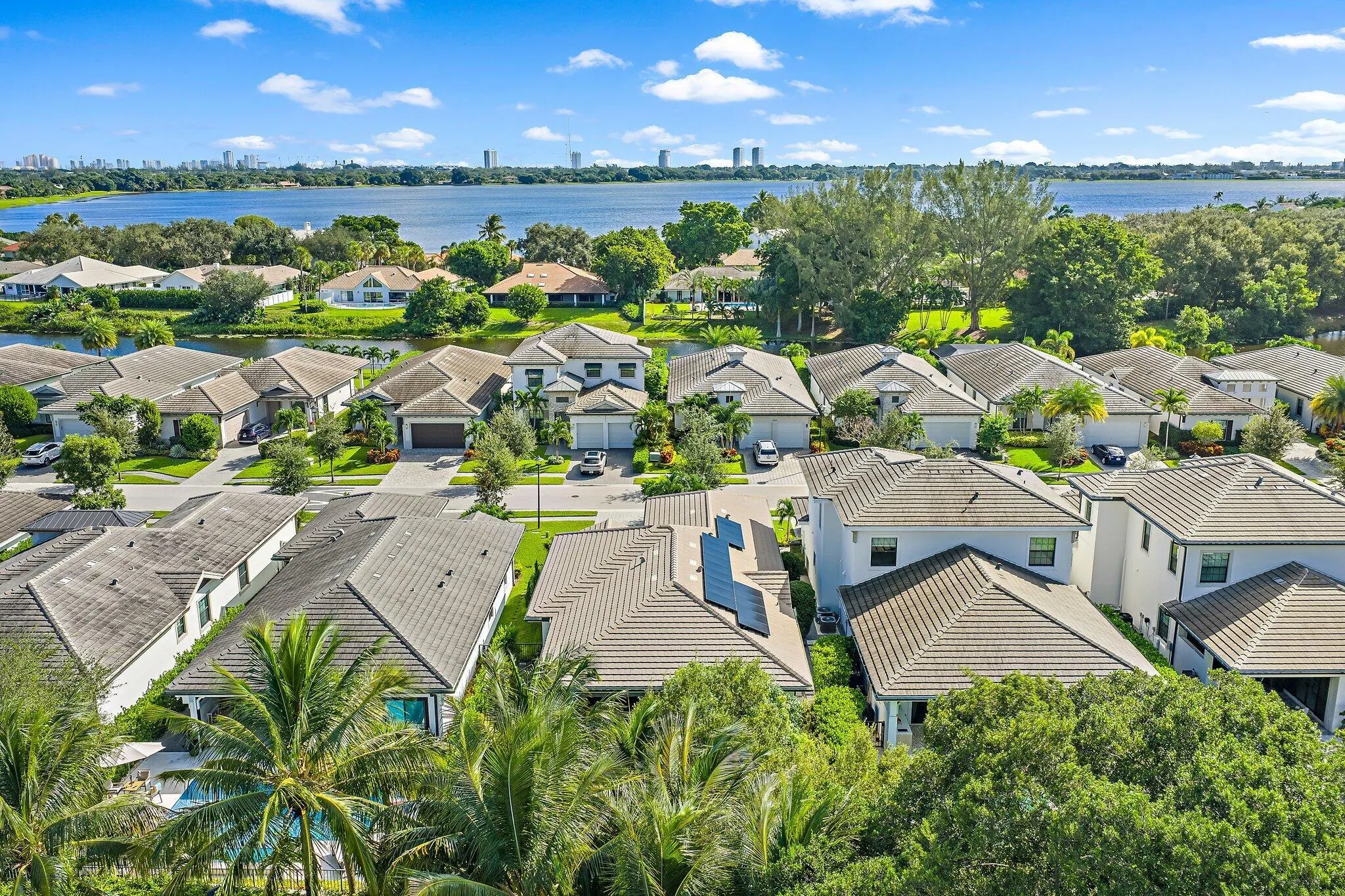 2908 Gin Berry Way
