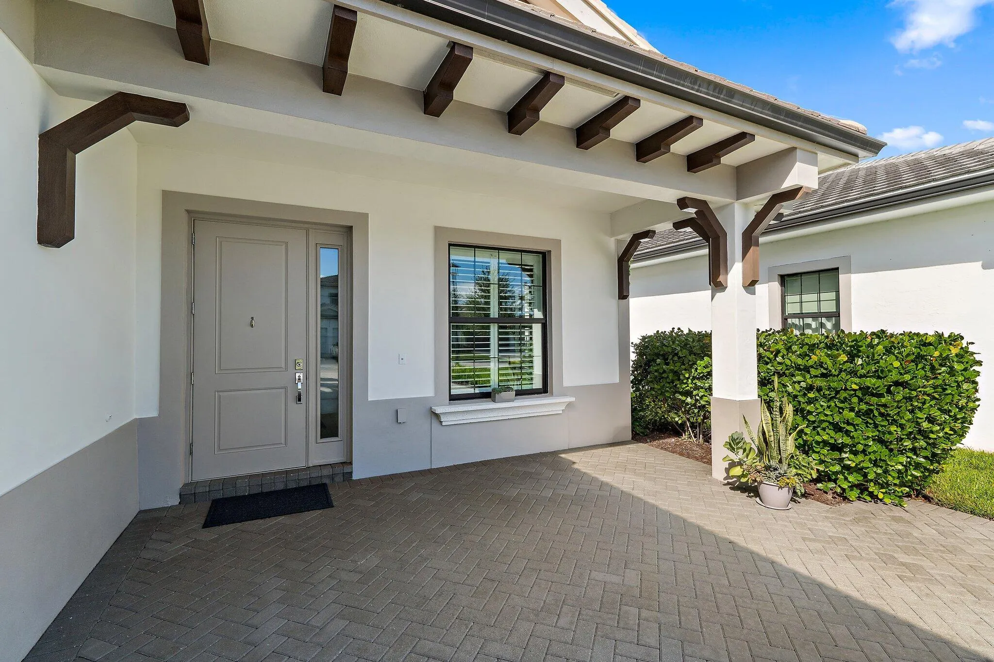2908 Gin Berry Way