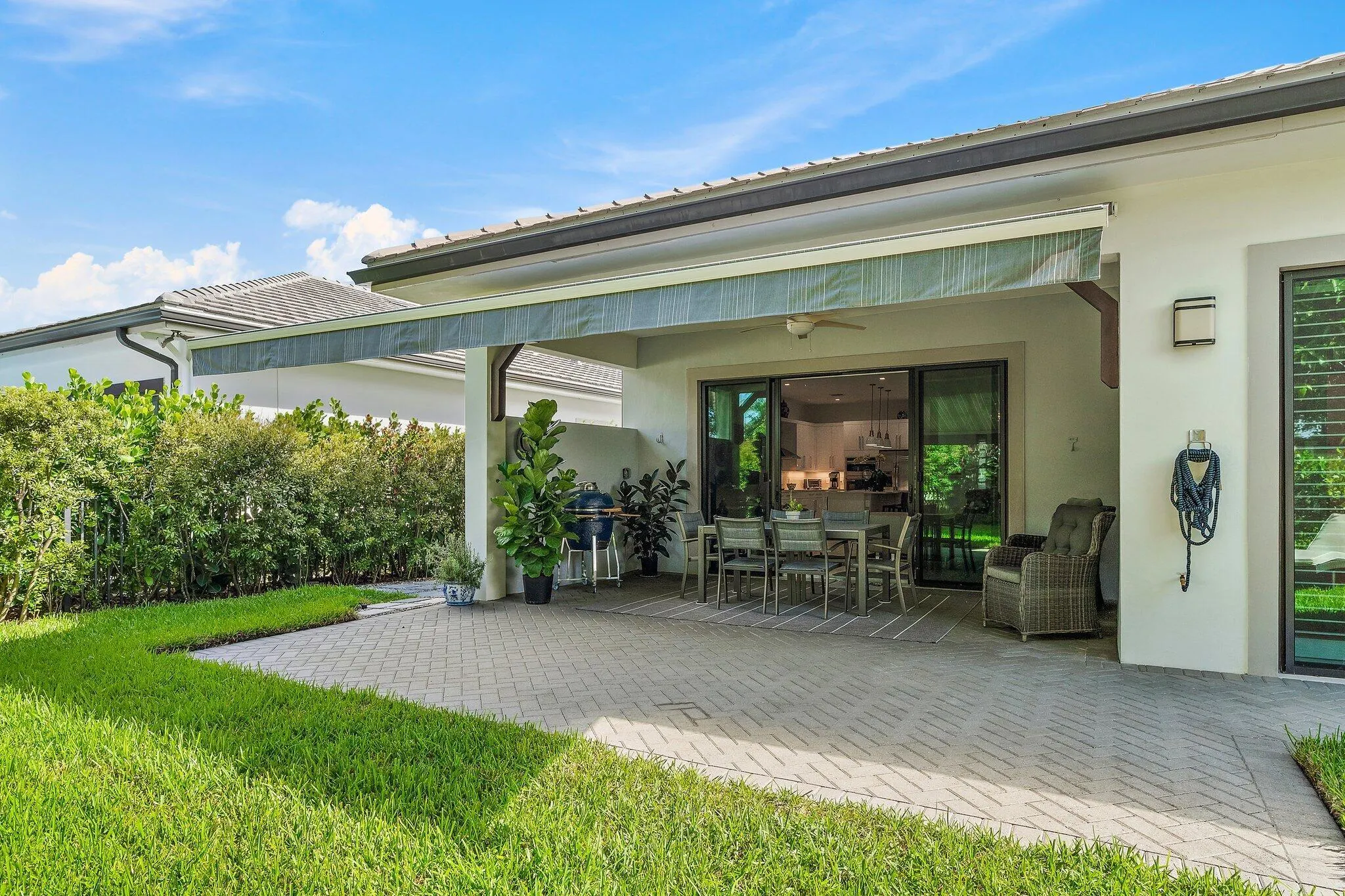 2908 Gin Berry Way