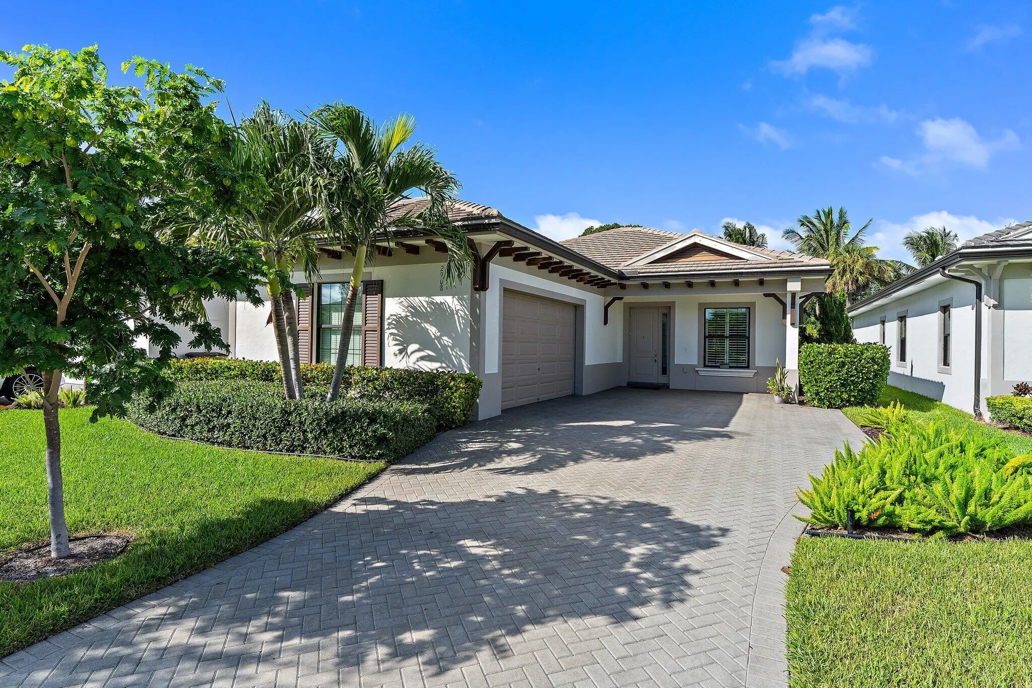 2908 Gin Berry Way