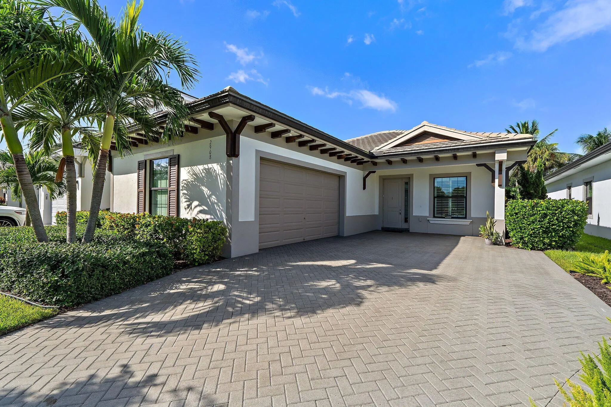2908 Gin Berry Way