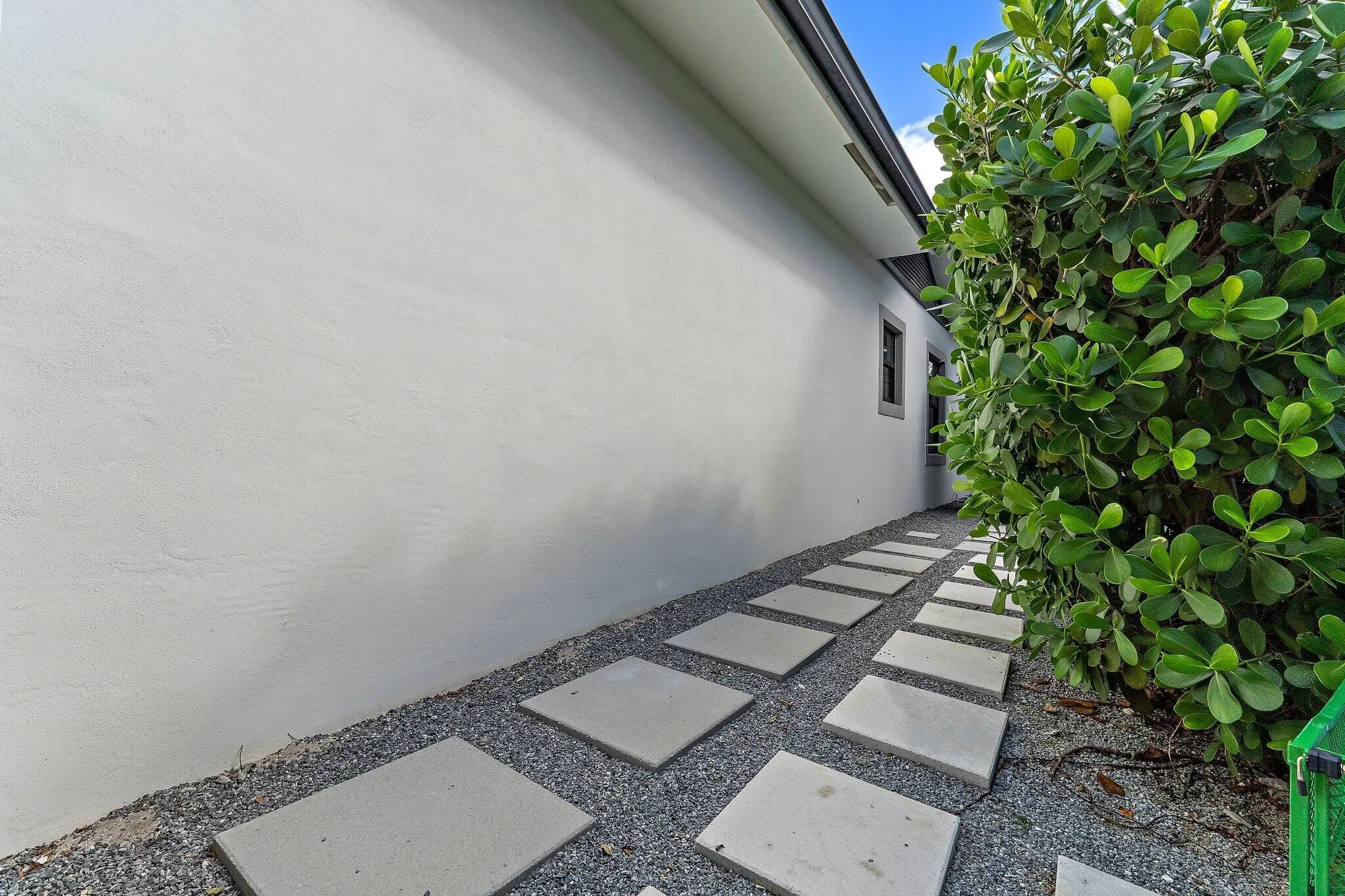 2908 Gin Berry Way