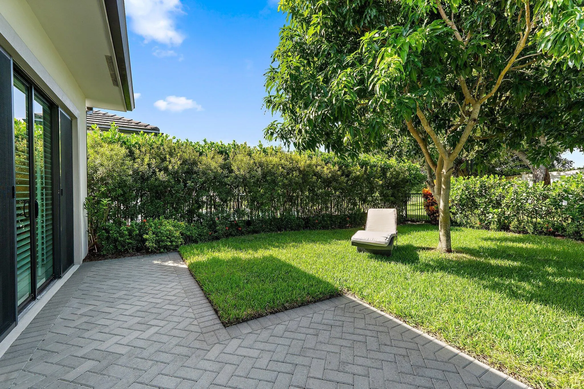 2908 Gin Berry Way