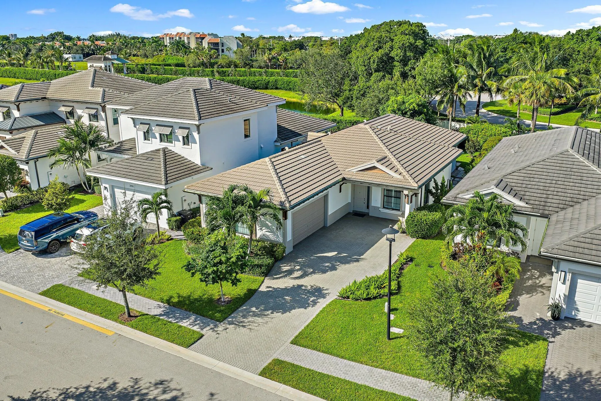 2908 Gin Berry Way