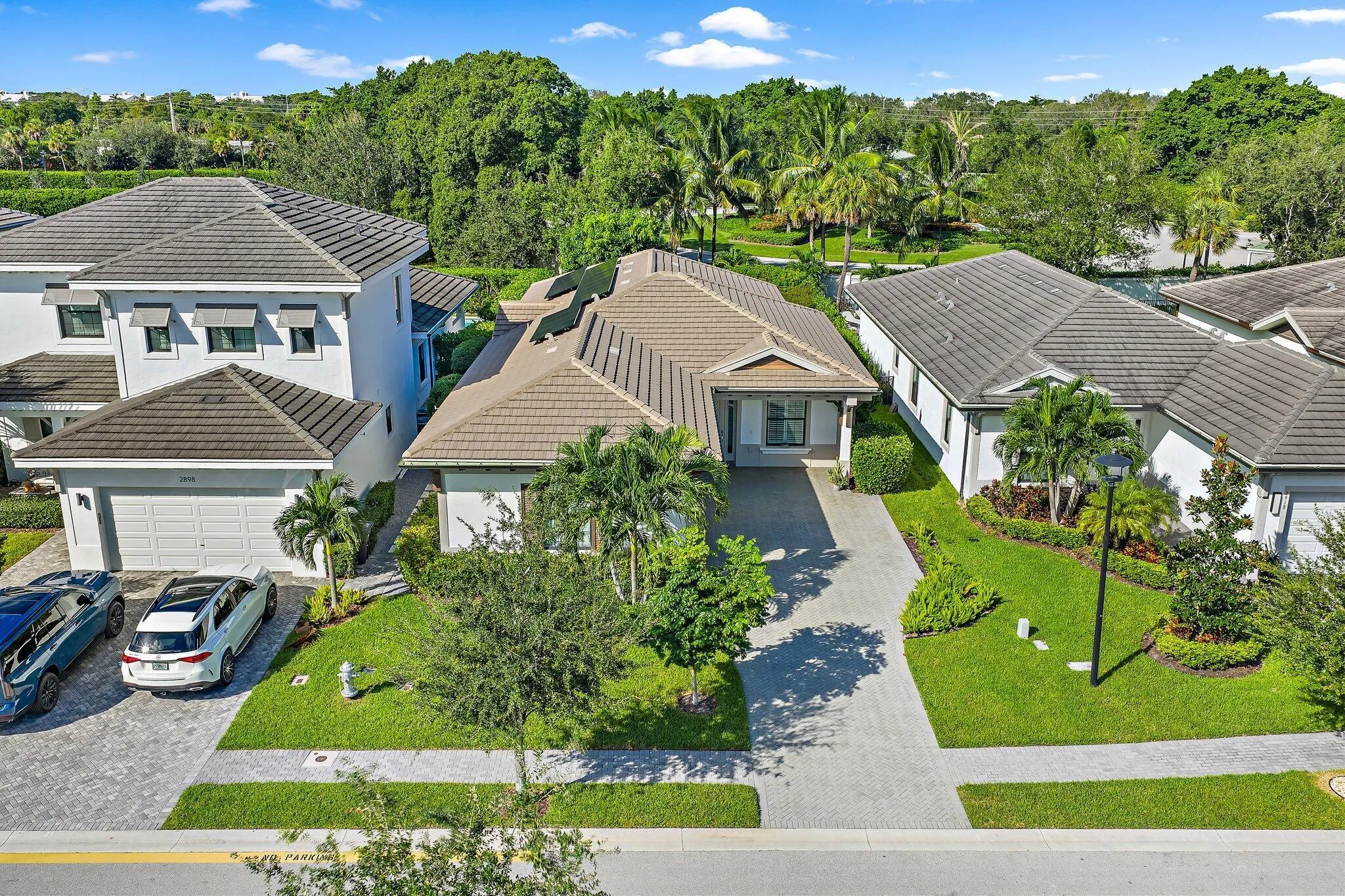 2908 Gin Berry Way