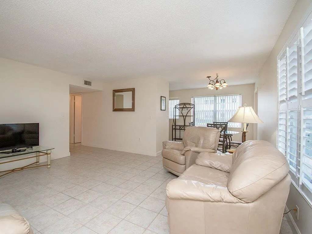 2800 Indian River Boulevard, #1