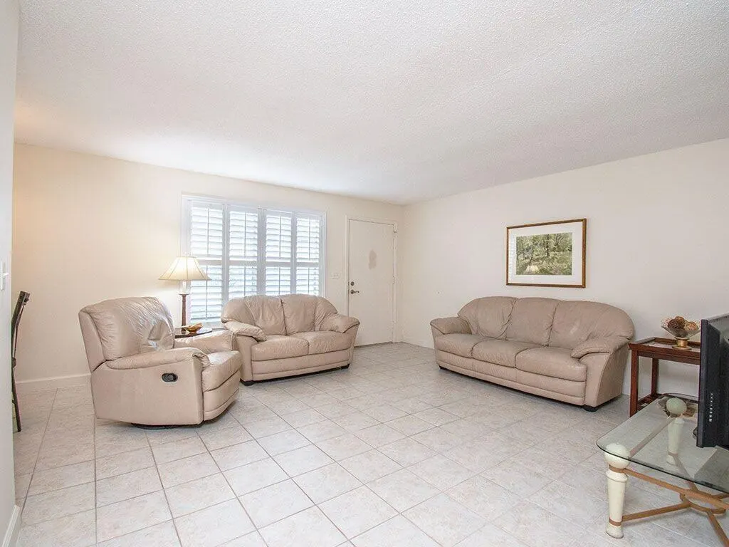 2800 Indian River Boulevard, #1