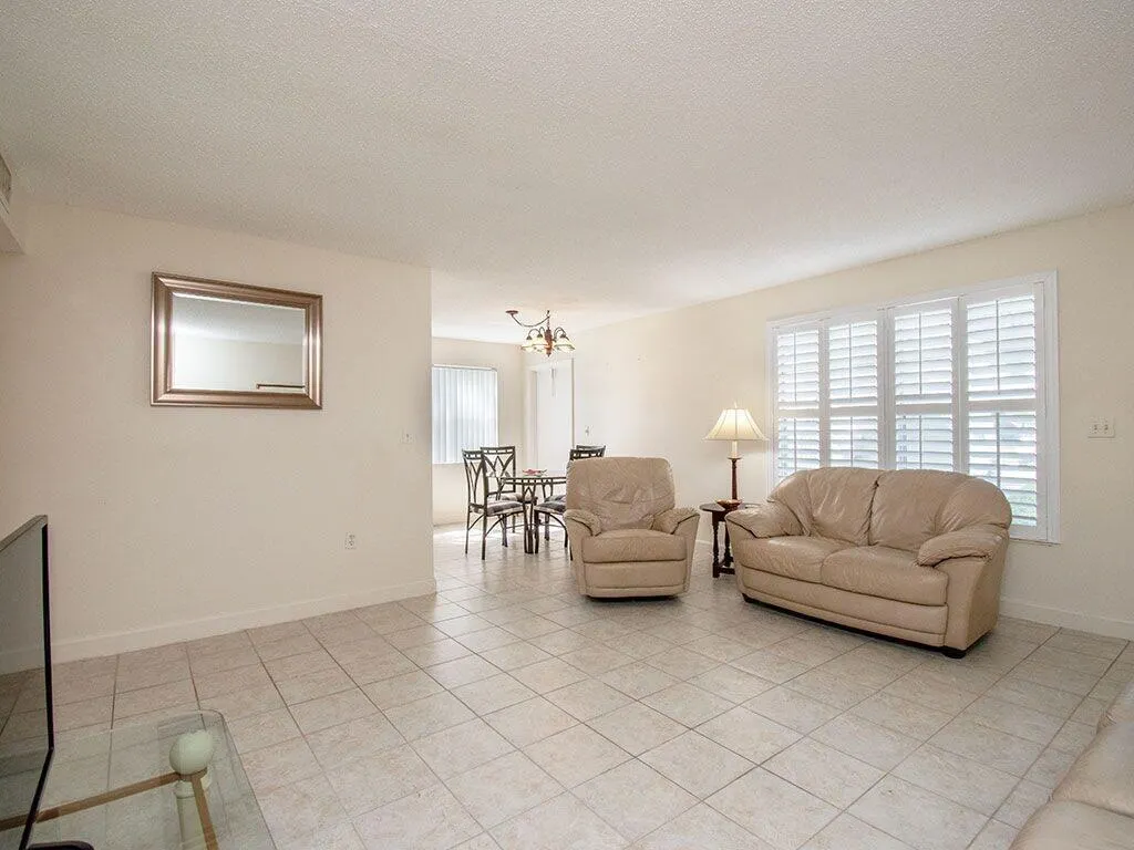 2800 Indian River Boulevard, #1