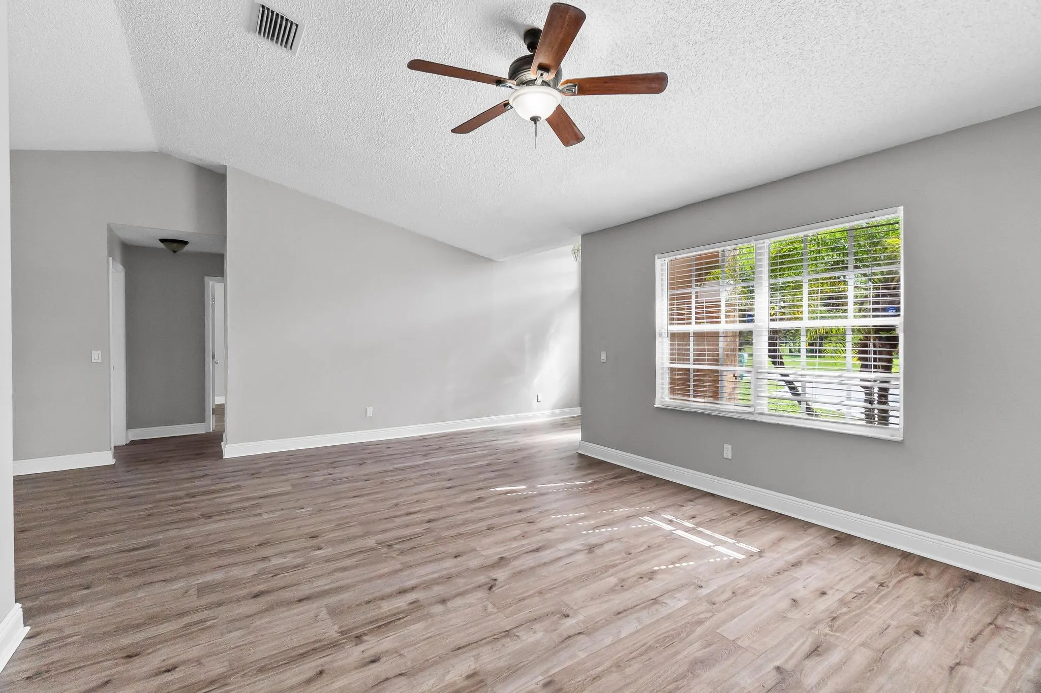 1614 SE Durango Street