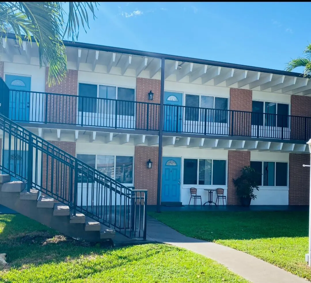 124 Yacht Club Dr. Drive, #8