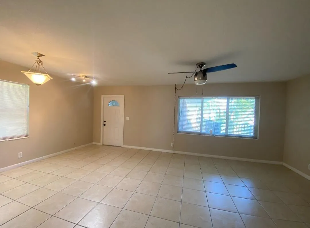 124 Yacht Club Dr. Drive, #8
