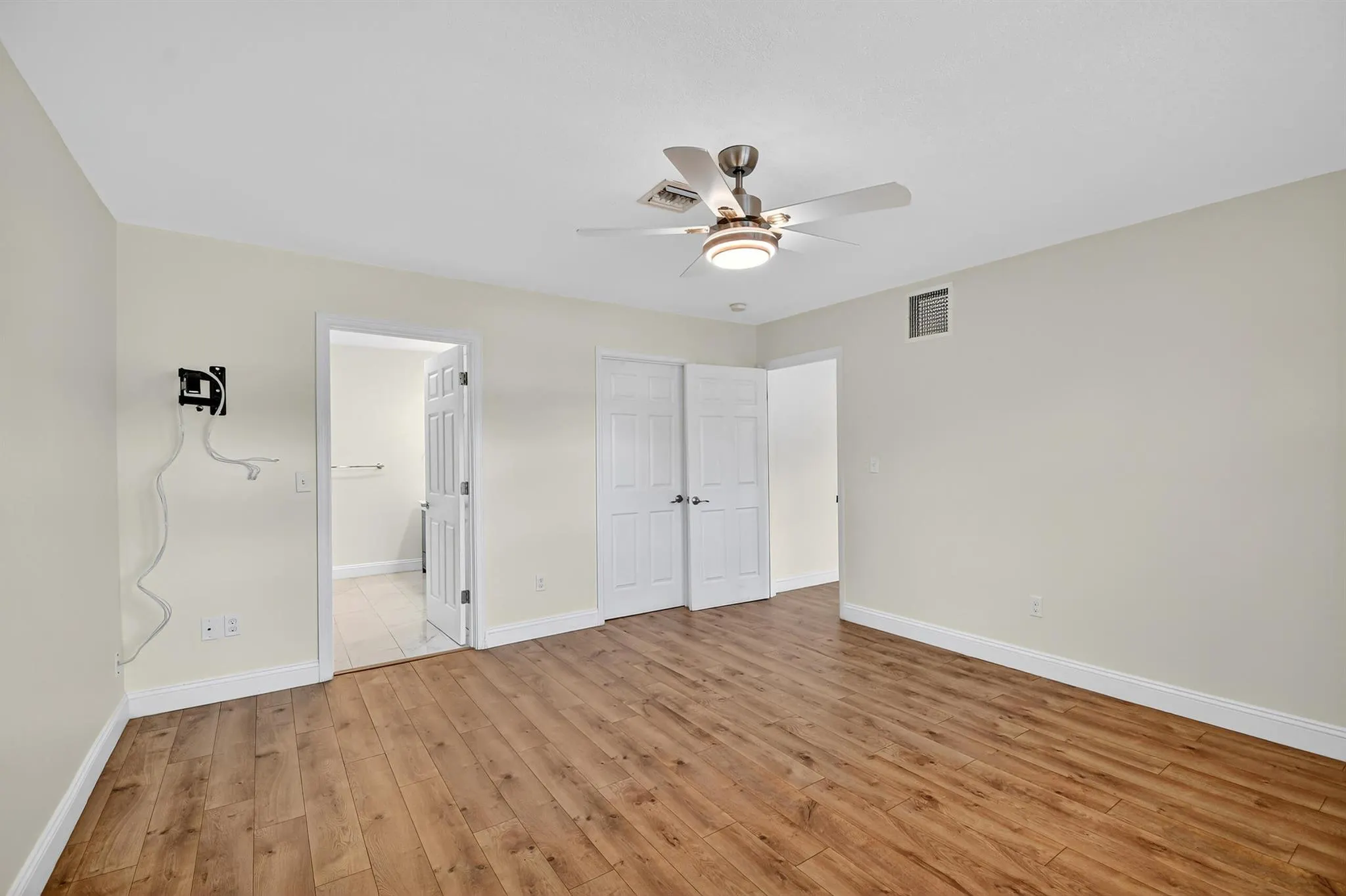 422 W Ocean Avenue