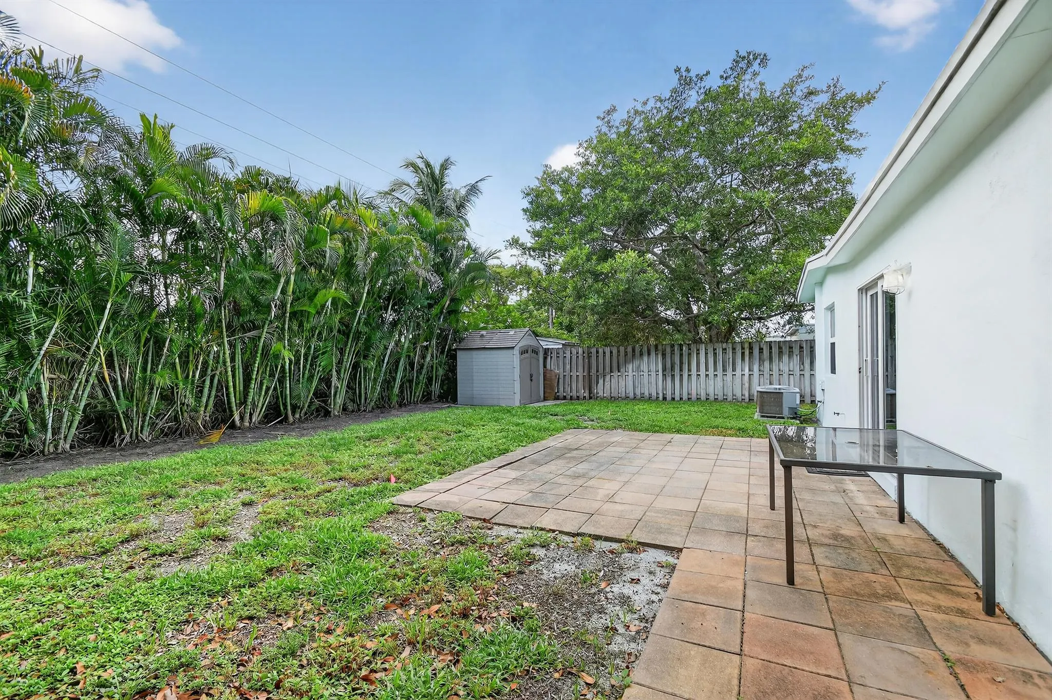 422 W Ocean Avenue