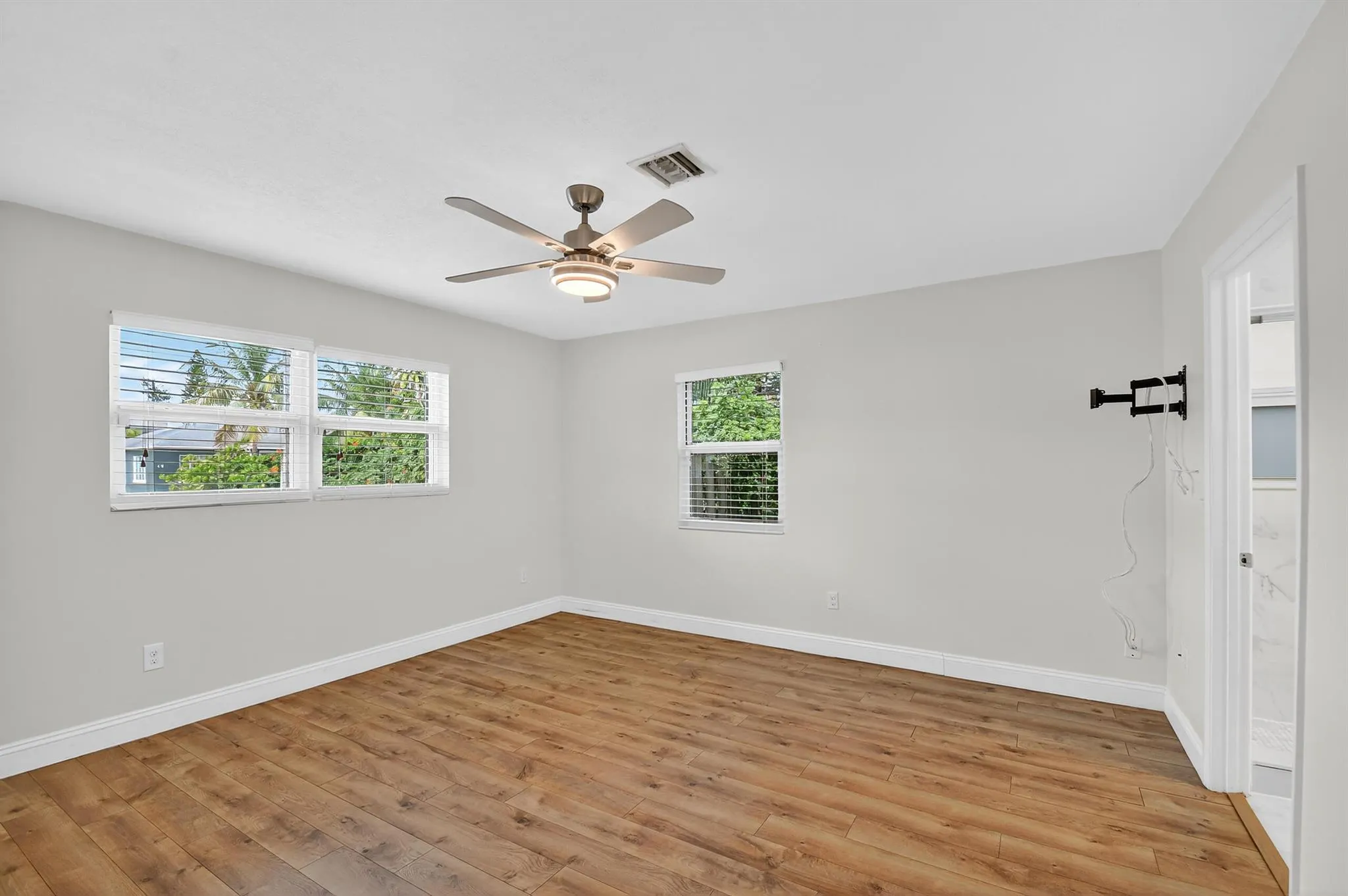 422 W Ocean Avenue