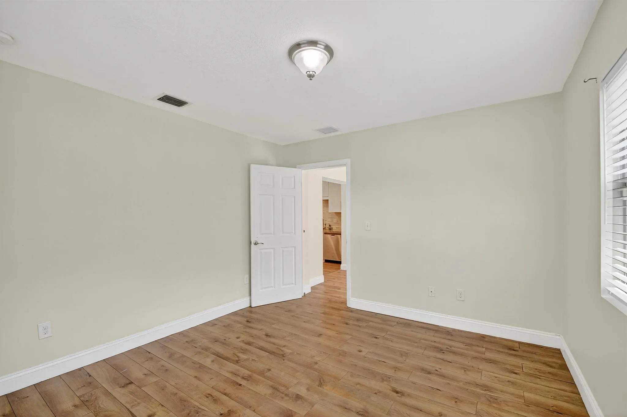 422 W Ocean Avenue