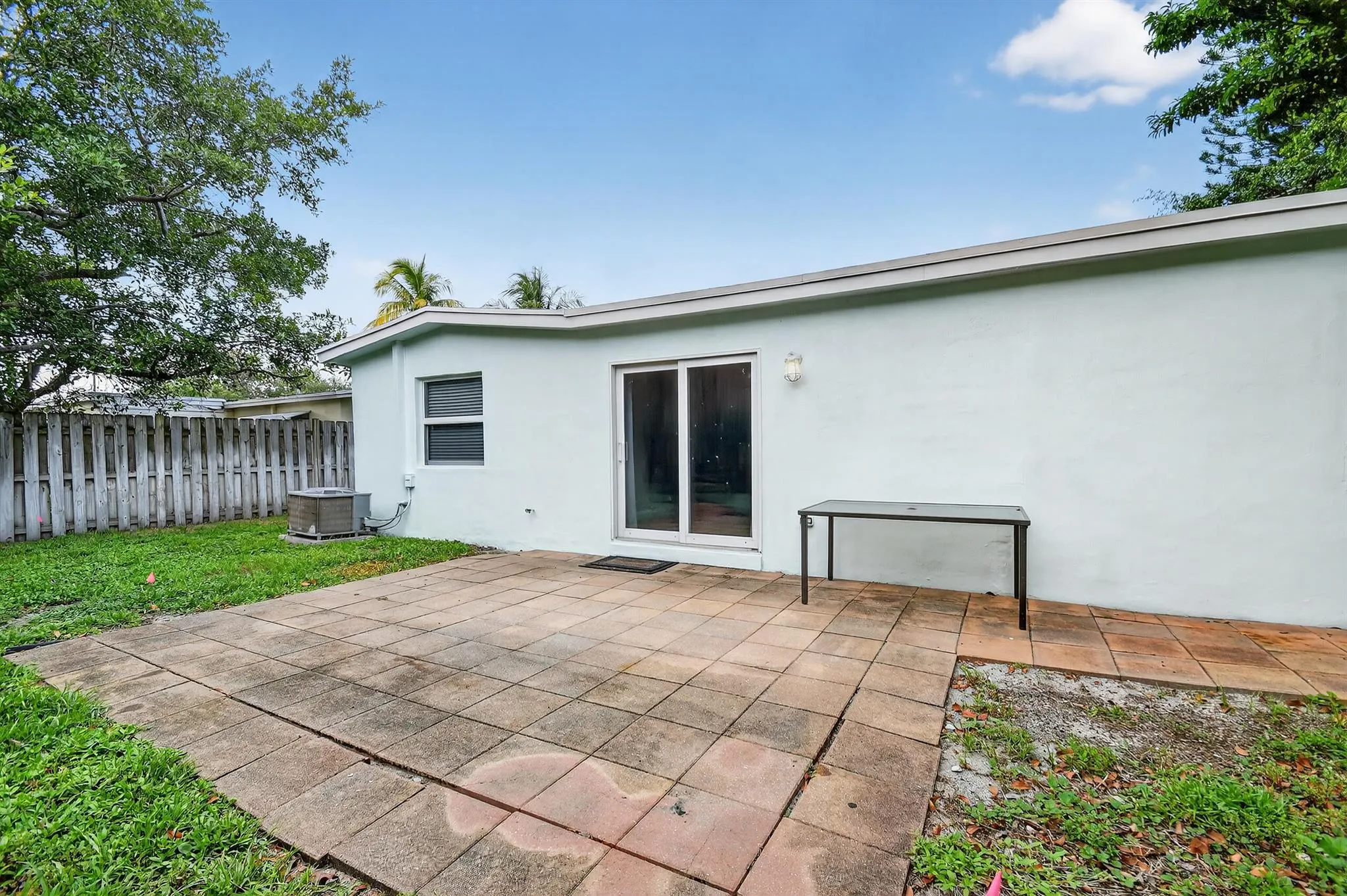 422 W Ocean Avenue