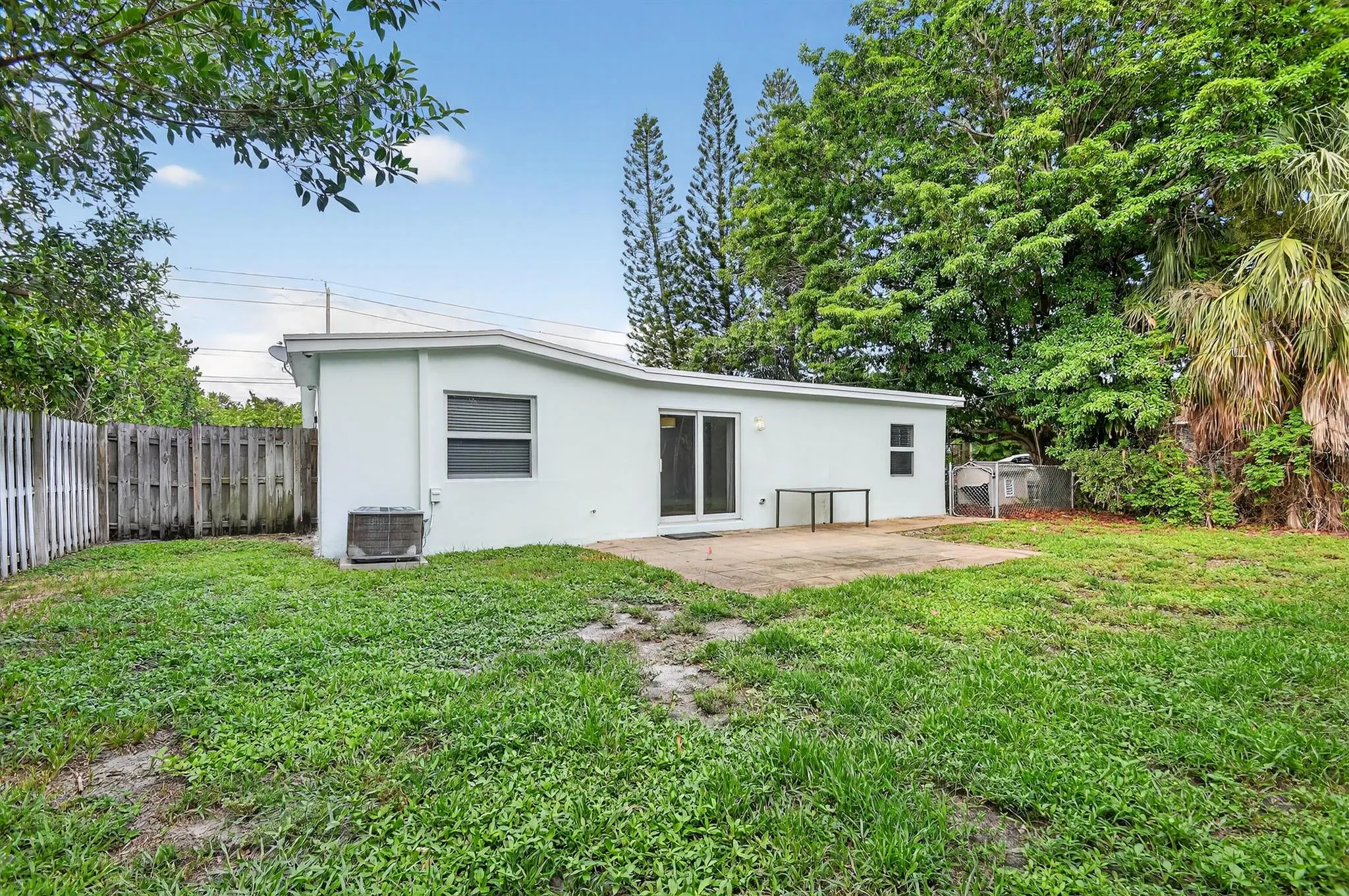 422 W Ocean Avenue