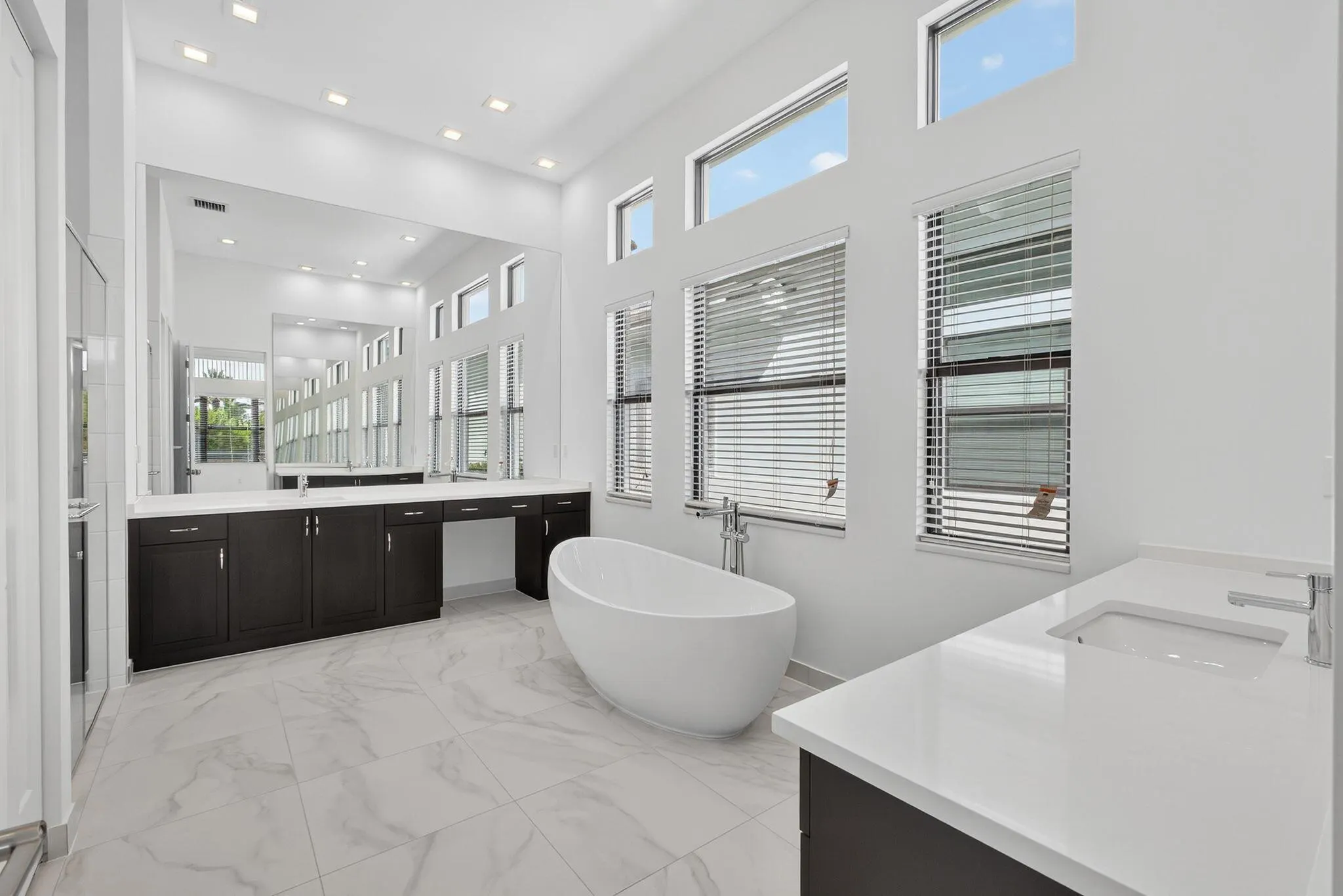 13069 Feathering Way