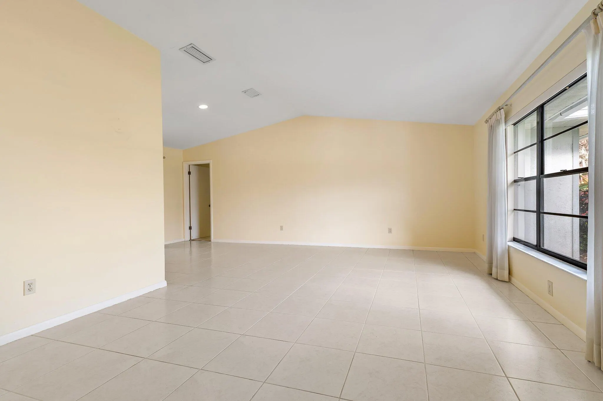 2042 SE Pyramid Road